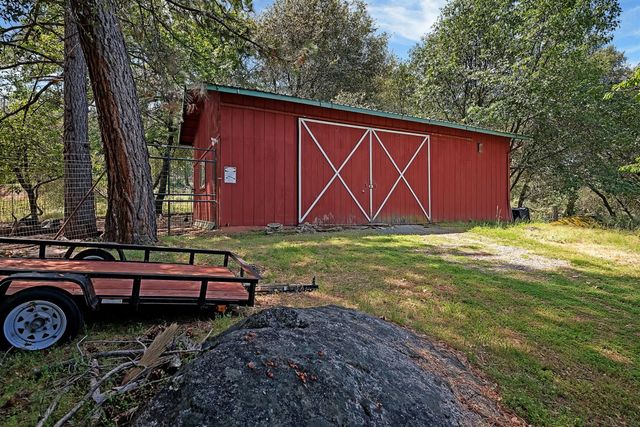 7420 Derby Ln, Somerset, CA 95684