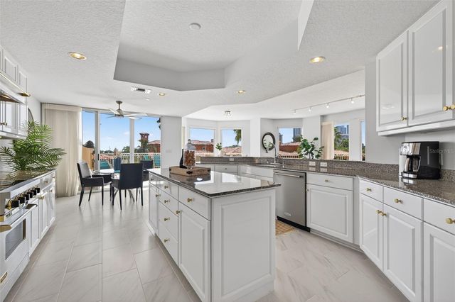 555 5TH AVENUE NE 332, St Petersburg, FL 33701