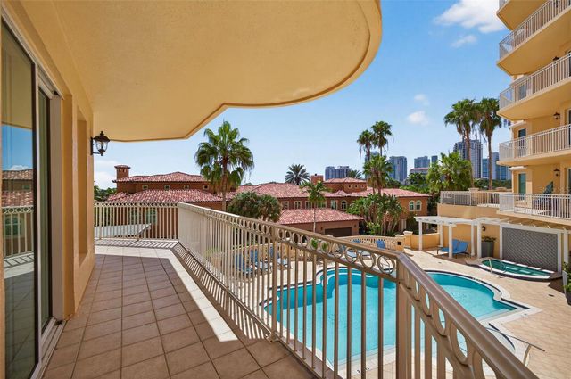 555 5TH AVENUE NE 332, St Petersburg, FL 33701