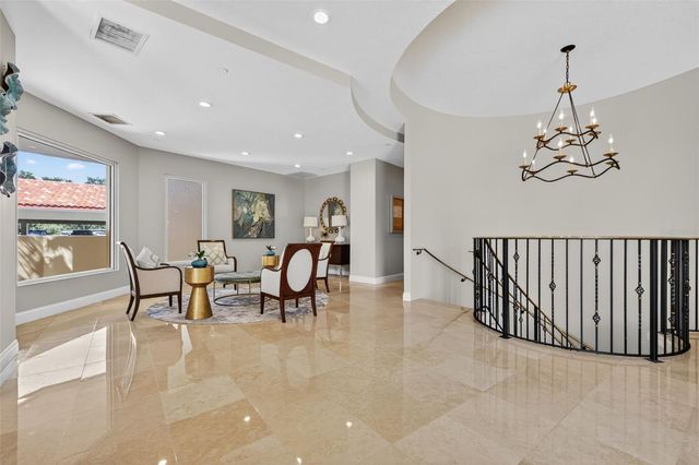 555 5TH AVENUE NE 332, St Petersburg, FL 33701