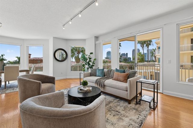 555 5TH AVENUE NE 332, St Petersburg, FL 33701