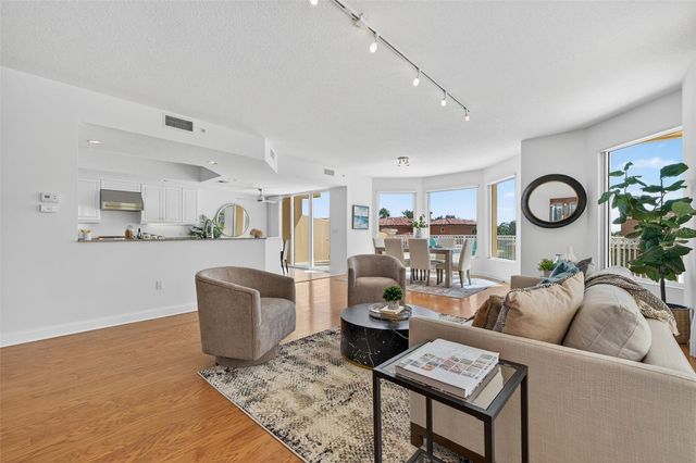 555 5TH AVENUE NE 332, St Petersburg, FL 33701