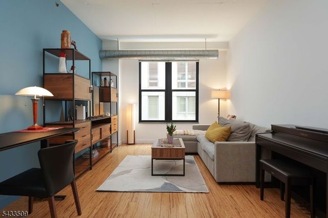 232 Pavonia Ave 312, Jersey City, NJ 07302