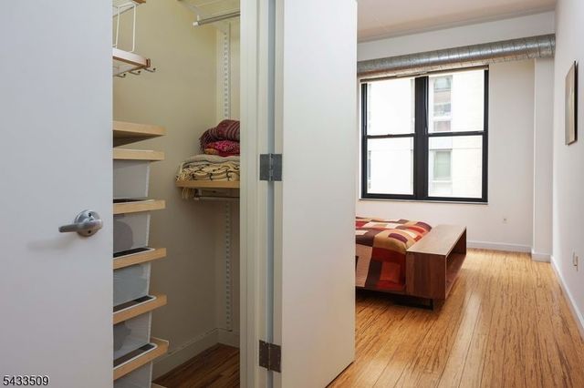 232 Pavonia Ave 312, Jersey City, NJ 07302