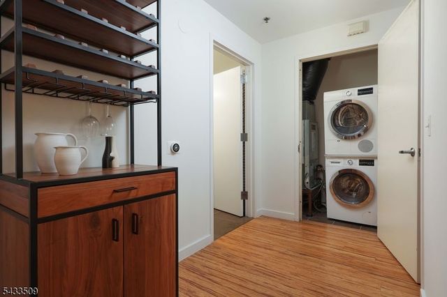 232 Pavonia Ave 312, Jersey City, NJ 07302