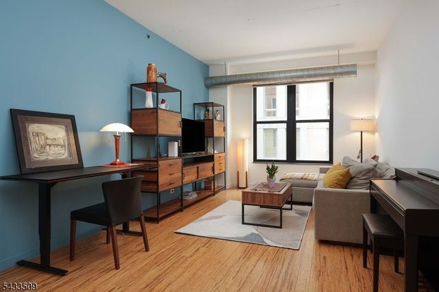 232 Pavonia Ave 312, Jersey City, NJ 07302