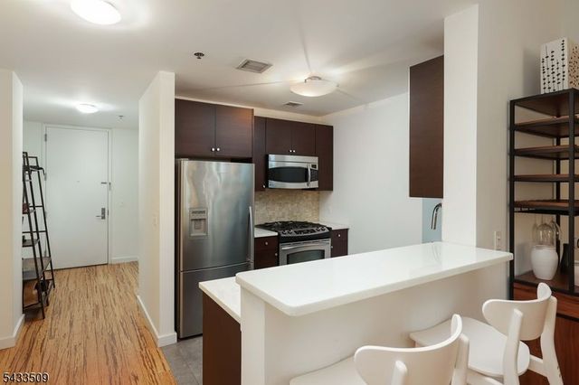 232 Pavonia Ave 312, Jersey City, NJ 07302
