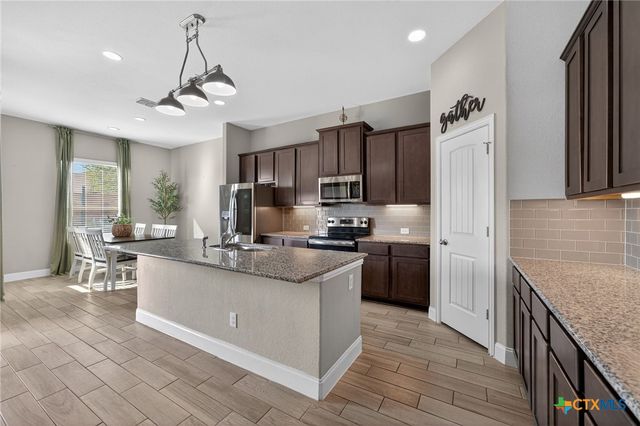 1608 Alvin Cir, New Braunfels, TX 78130