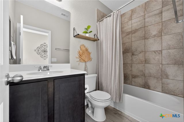 1608 Alvin Cir, New Braunfels, TX 78130