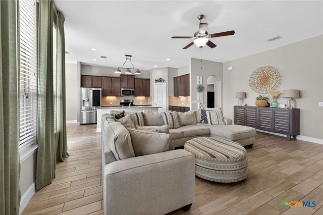 1608 Alvin Cir, New Braunfels, TX 78130