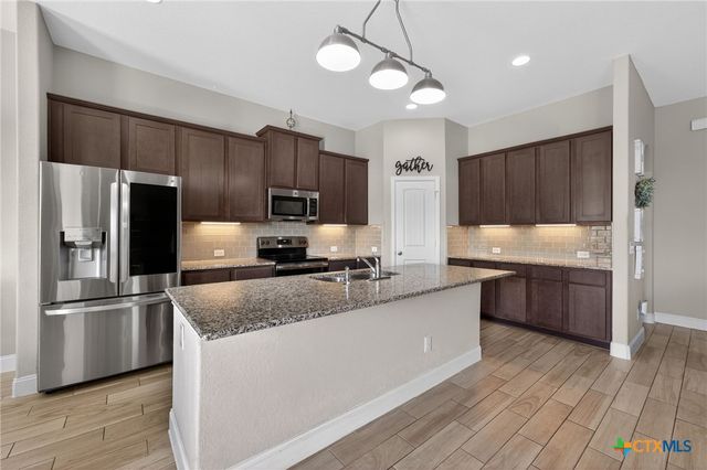 1608 Alvin Cir, New Braunfels, TX 78130