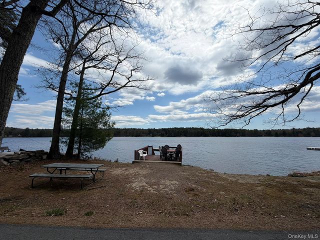 147 Mohican Trail, Glen Spey, NY 12737