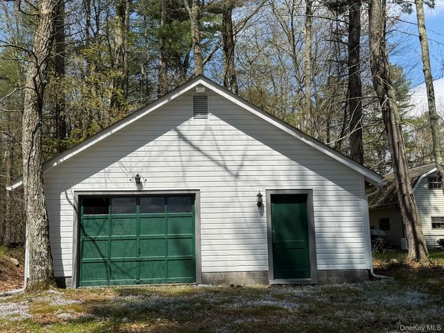 147 Mohican Trail, Glen Spey, NY 12737