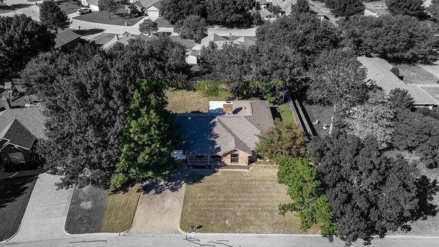 1634 Robin Place, Cleburne, TX 76033
