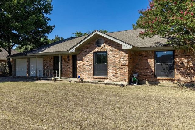 1634 Robin Place, Cleburne, TX 76033
