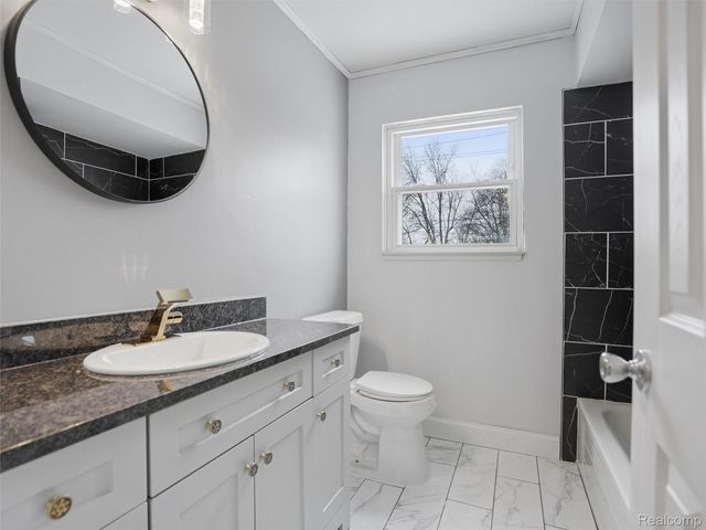 4345 Crooks Road 36, Royal Oak, MI 48073