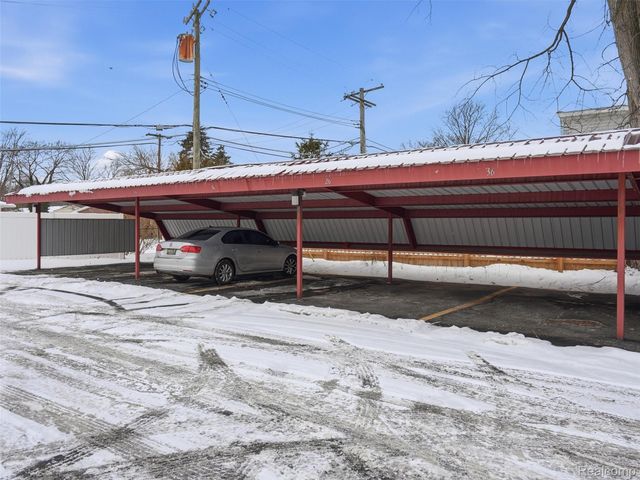 4345 Crooks Road 36, Royal Oak, MI 48073