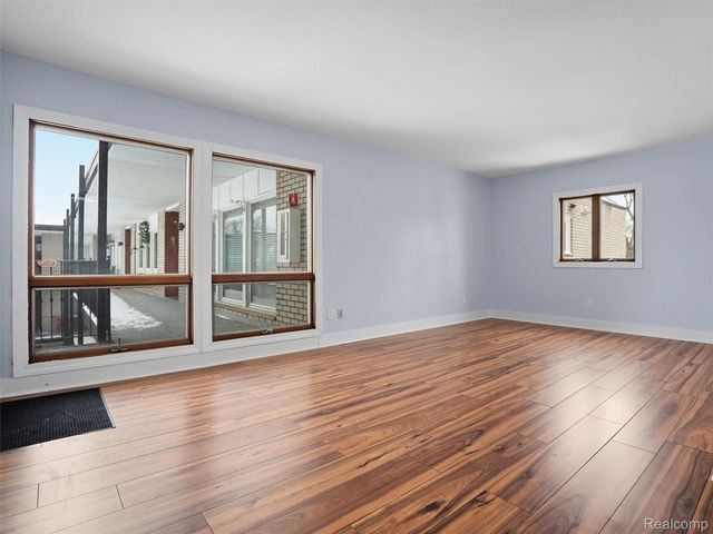 4345 Crooks Road 36, Royal Oak, MI 48073