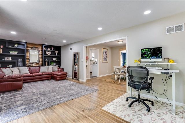 3304 N Porter Ave, Wichita, KS 67204