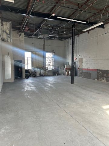 1200 N Milwaukee Avenue B, Libertyville, IL 60048