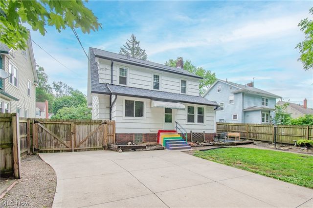 706 Crestview Avenue, Akron, OH 44320