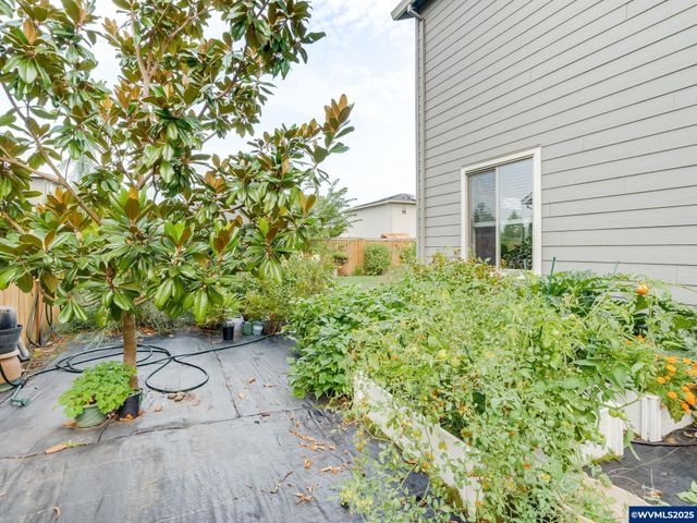 1491 Foxglove St St, Woodburn, OR 97071