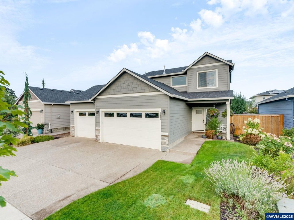 1491 Foxglove St St, Woodburn, OR 97071