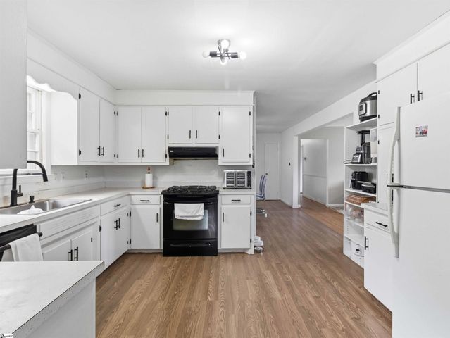 186 Stribling Circle, Spartanburg, SC 29301