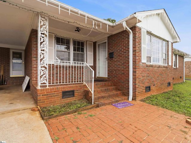 186 Stribling Circle, Spartanburg, SC 29301