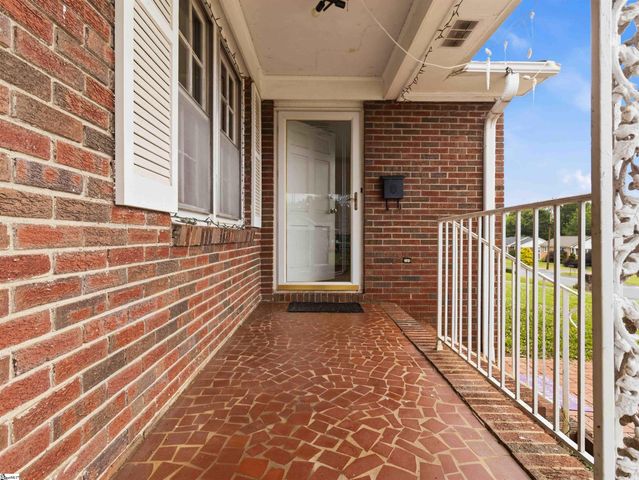 186 Stribling Circle, Spartanburg, SC 29301