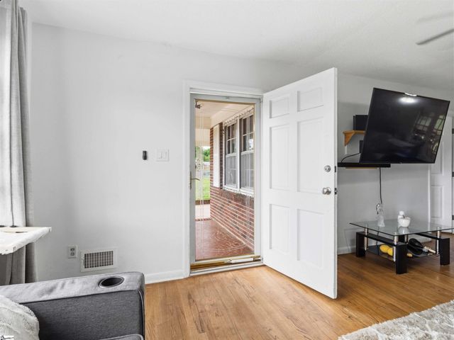 186 Stribling Circle, Spartanburg, SC 29301