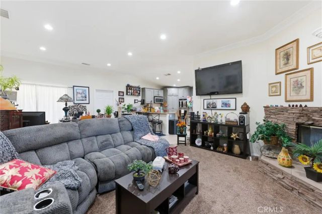 15921 Pine Street, Hesperia, CA 92345