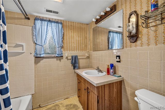 246 Lackawanna Avenue, Cheektowaga, NY 14212