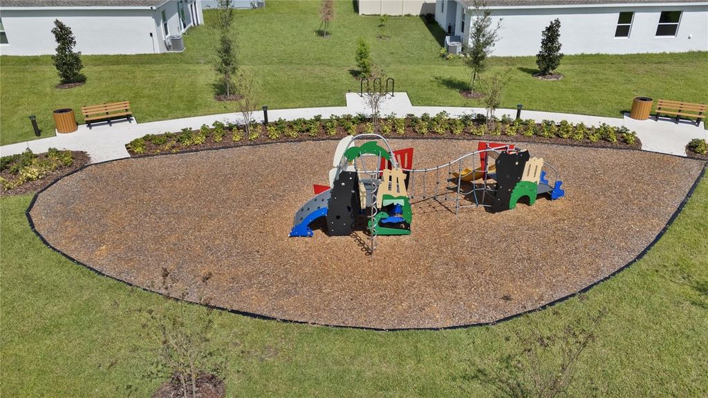 Image 27 of property listing at 1963 WILDER WAY, Eagle Lake, FL 33839