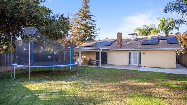 2335 E Harvard Court, Visalia, CA 93292