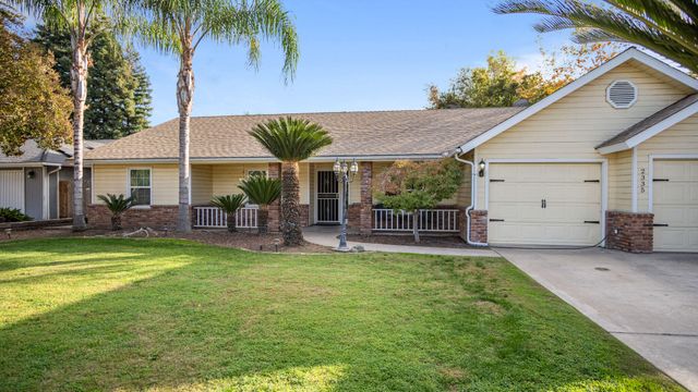 2335 E Harvard Court, Visalia, CA 93292