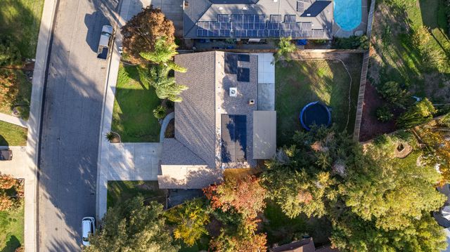 2335 E Harvard Court, Visalia, CA 93292