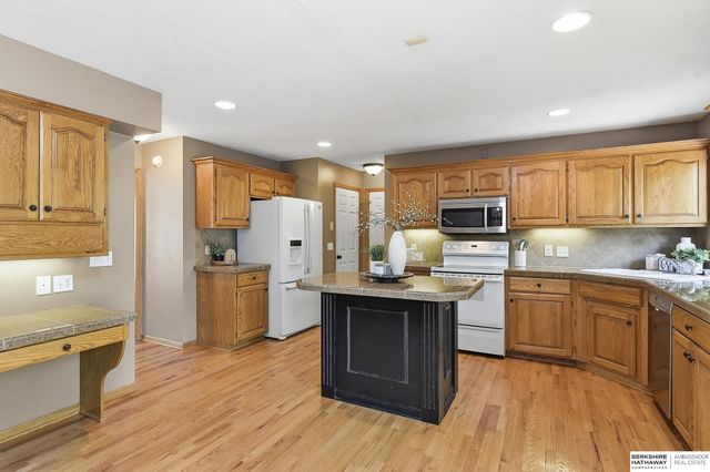 17012 O Circle, Omaha, NE 68135