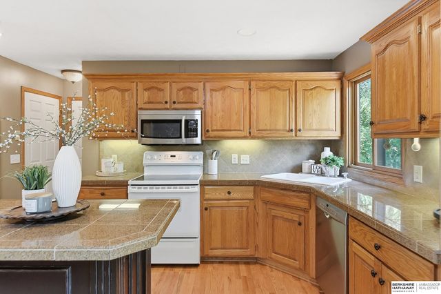 17012 O Circle, Omaha, NE 68135