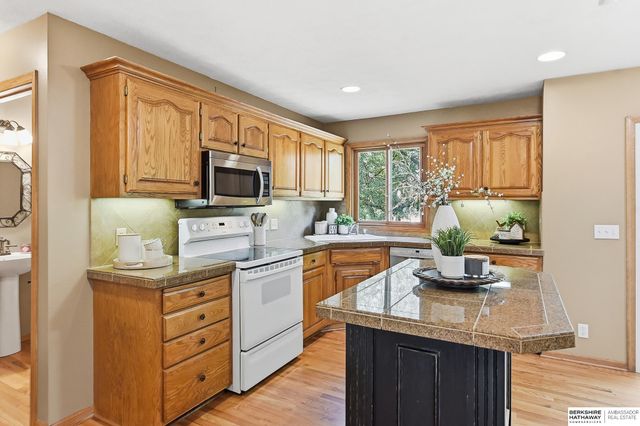 17012 O Circle, Omaha, NE 68135
