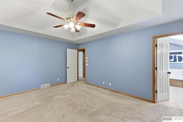 17012 O Circle, Omaha, NE 68135