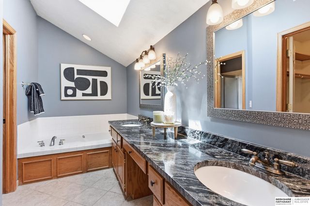 17012 O Circle, Omaha, NE 68135