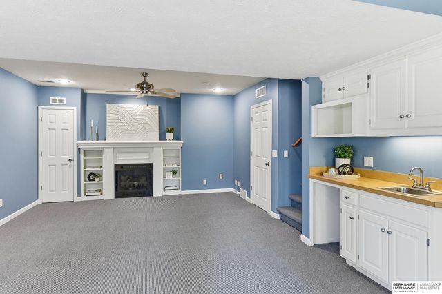 17012 O Circle, Omaha, NE 68135