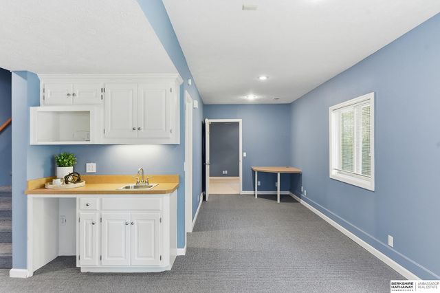 17012 O Circle, Omaha, NE 68135