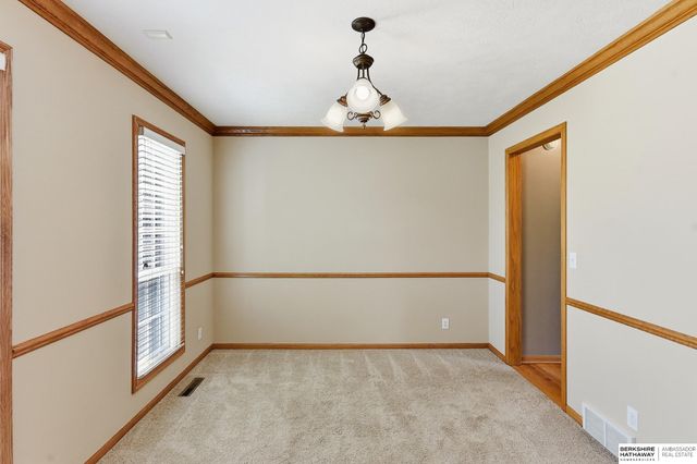 17012 O Circle, Omaha, NE 68135