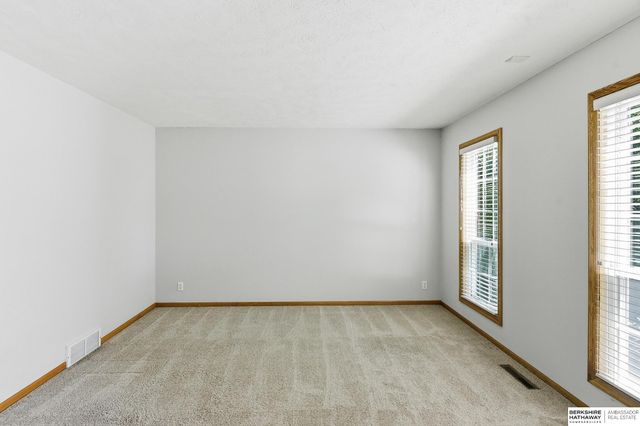 17012 O Circle, Omaha, NE 68135