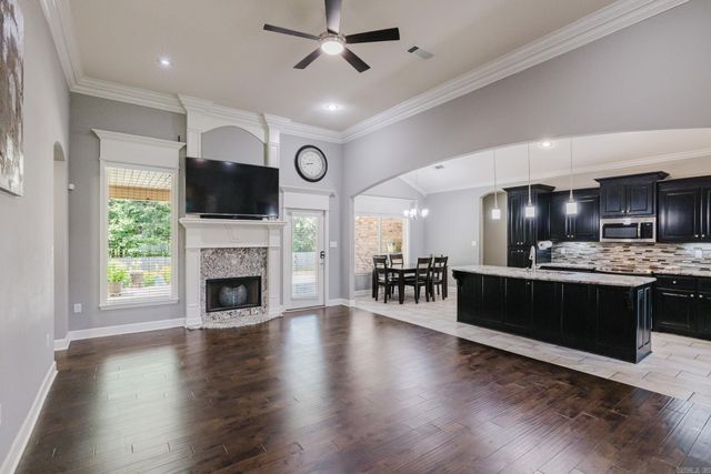 3020 Olson Cir, Bryant, AR 72022