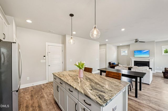 572 Beacon Ridge Boulevard, Chapel Hill, NC 27516