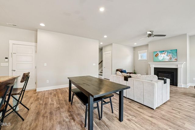 572 Beacon Ridge Boulevard, Chapel Hill, NC 27516