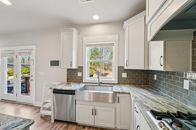 572 Beacon Ridge Boulevard, Chapel Hill, NC 27516